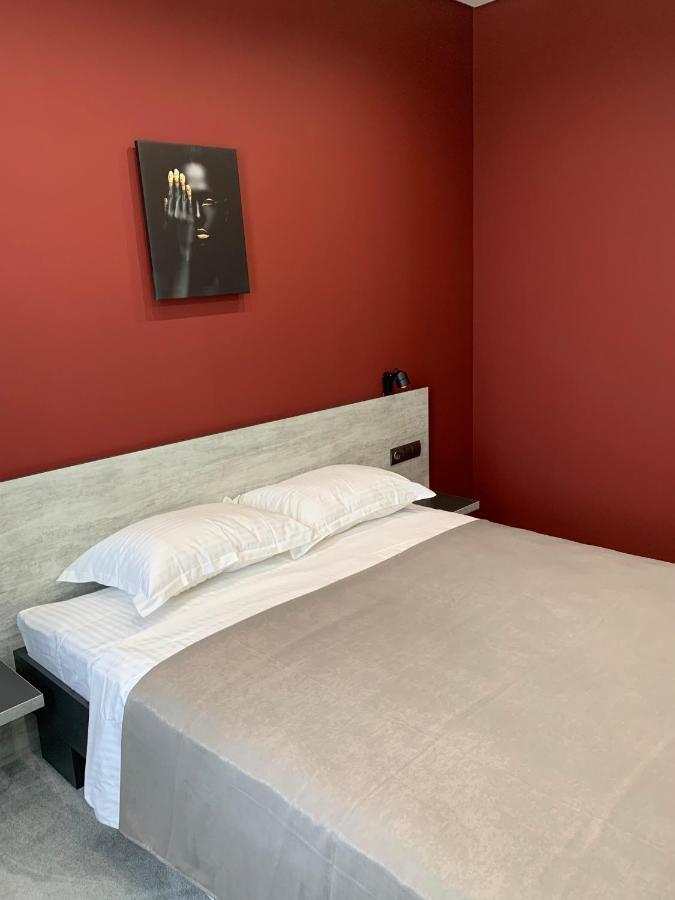 Red Cube Hotel Kamianets-Podilsky Extérieur photo