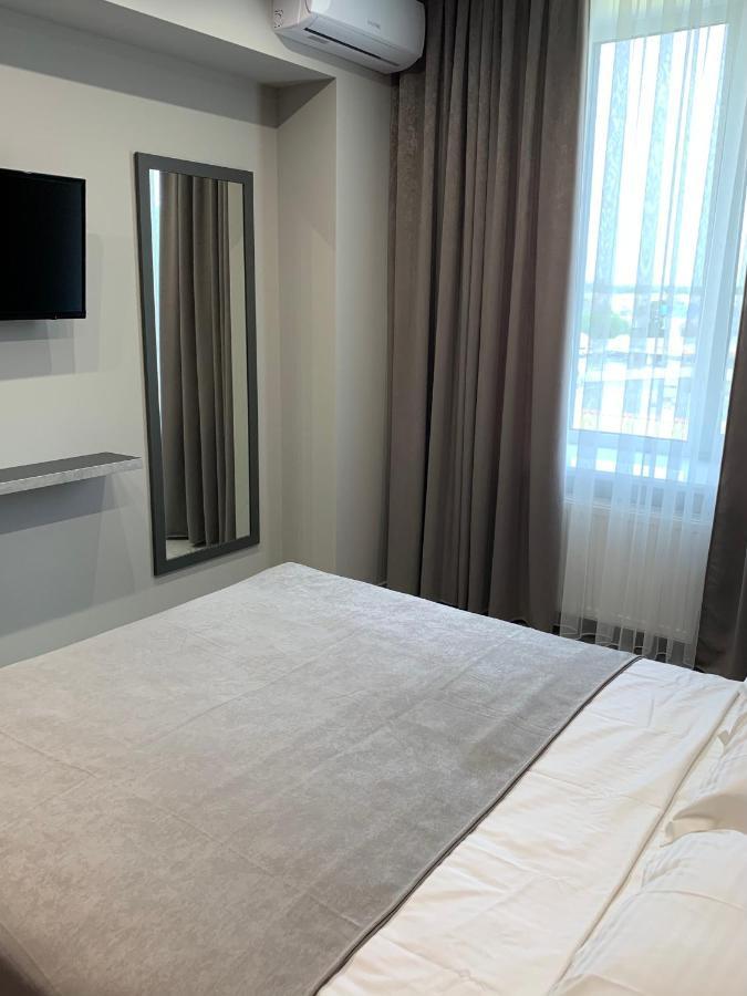 Red Cube Hotel Kamianets-Podilsky Extérieur photo